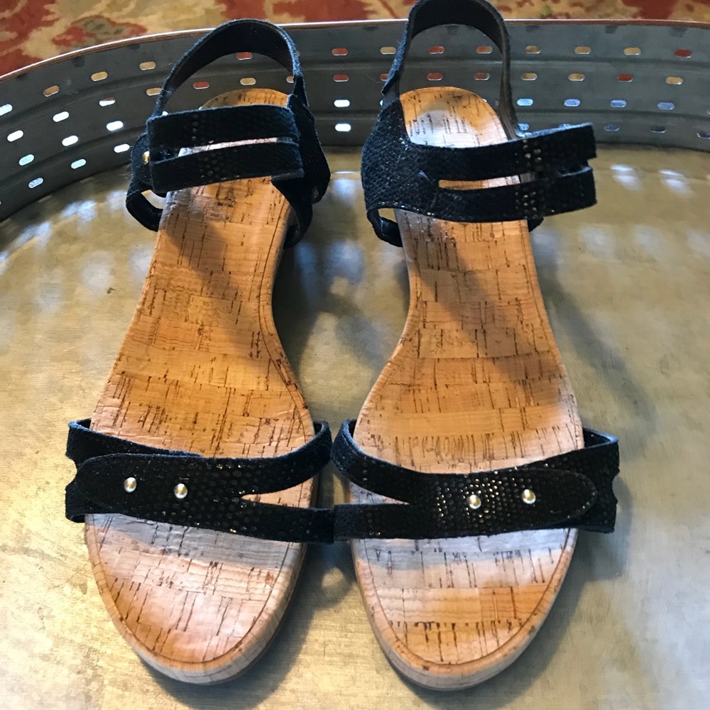 Dressy black sandals